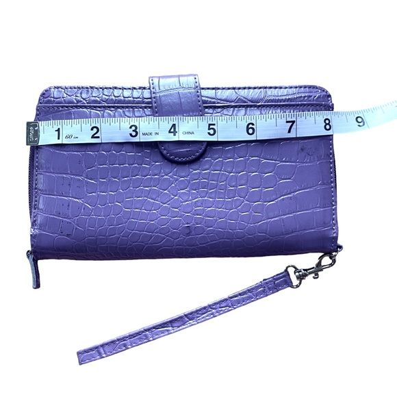 Purple croc embossed faux leather wristlet wallet - Picture 9 of 11